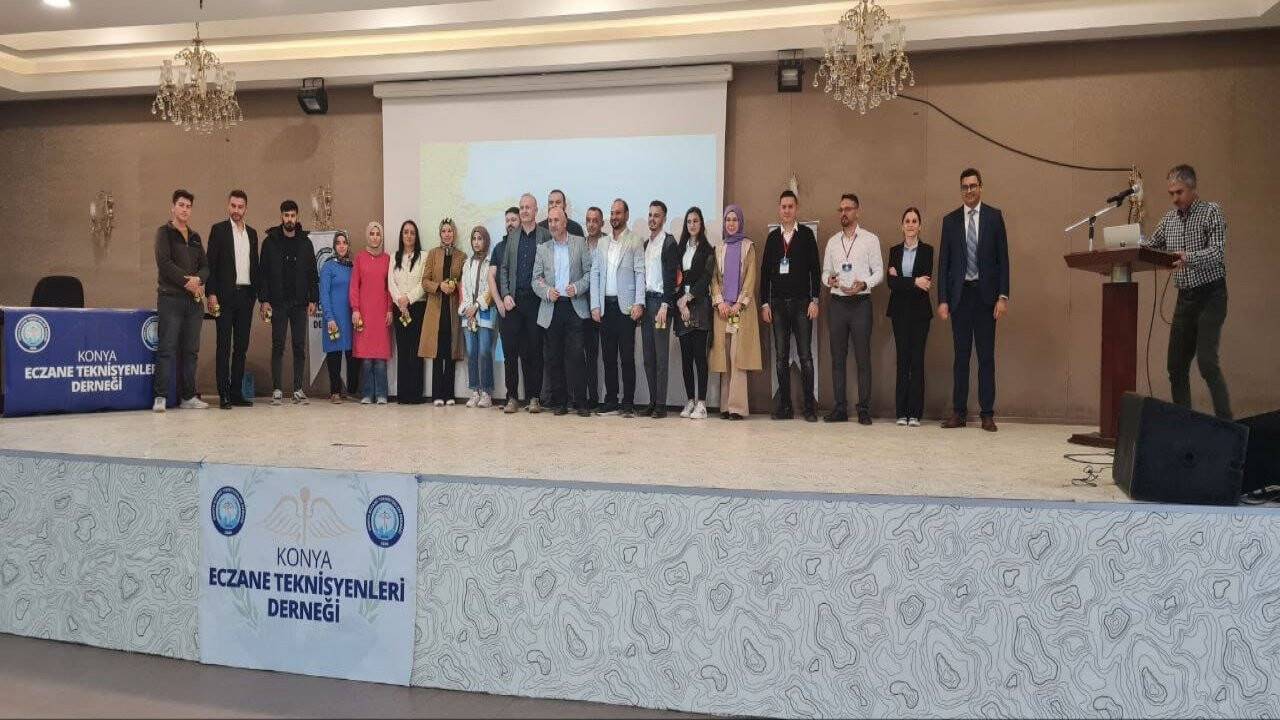 Eczane teknisyenleri mesleki gelişimlerine devam ediyor