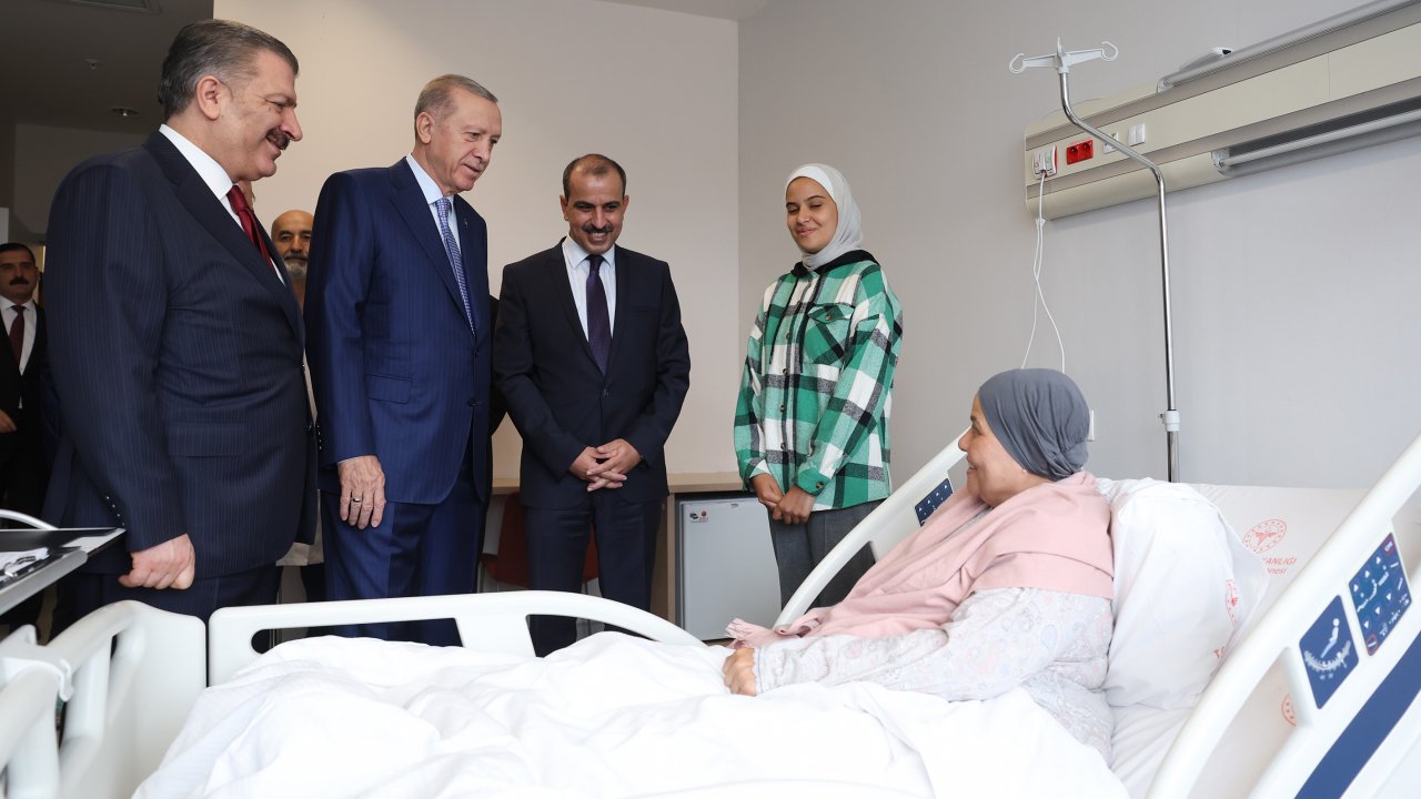 Cumhurbaşkanı Erdoğan Gazze'den Türkiye getirilen hastaları ziyaret etti