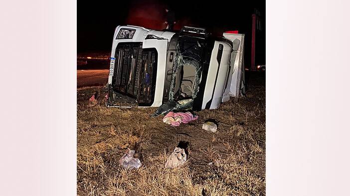 Konya-Kırıkkale yolunda kaza: 2 yaralı, 2 büyükbaş hayvan telef