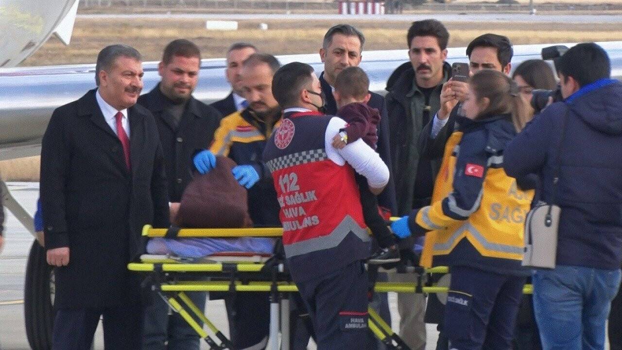 Filistinli 3 yaralı çocuk  tedavi için Ankara’ya getirildi