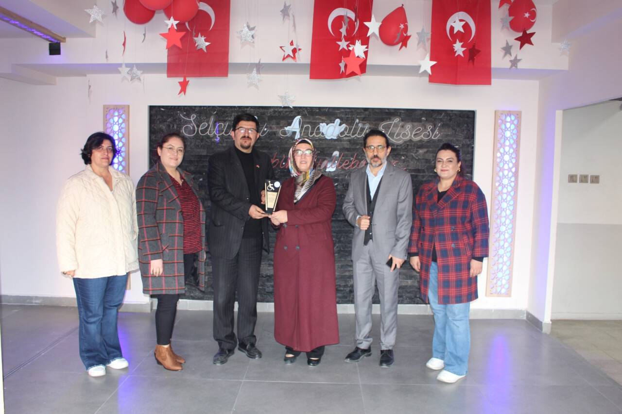 Gönül Gözü'nde yılın öğretmeni belli oldu