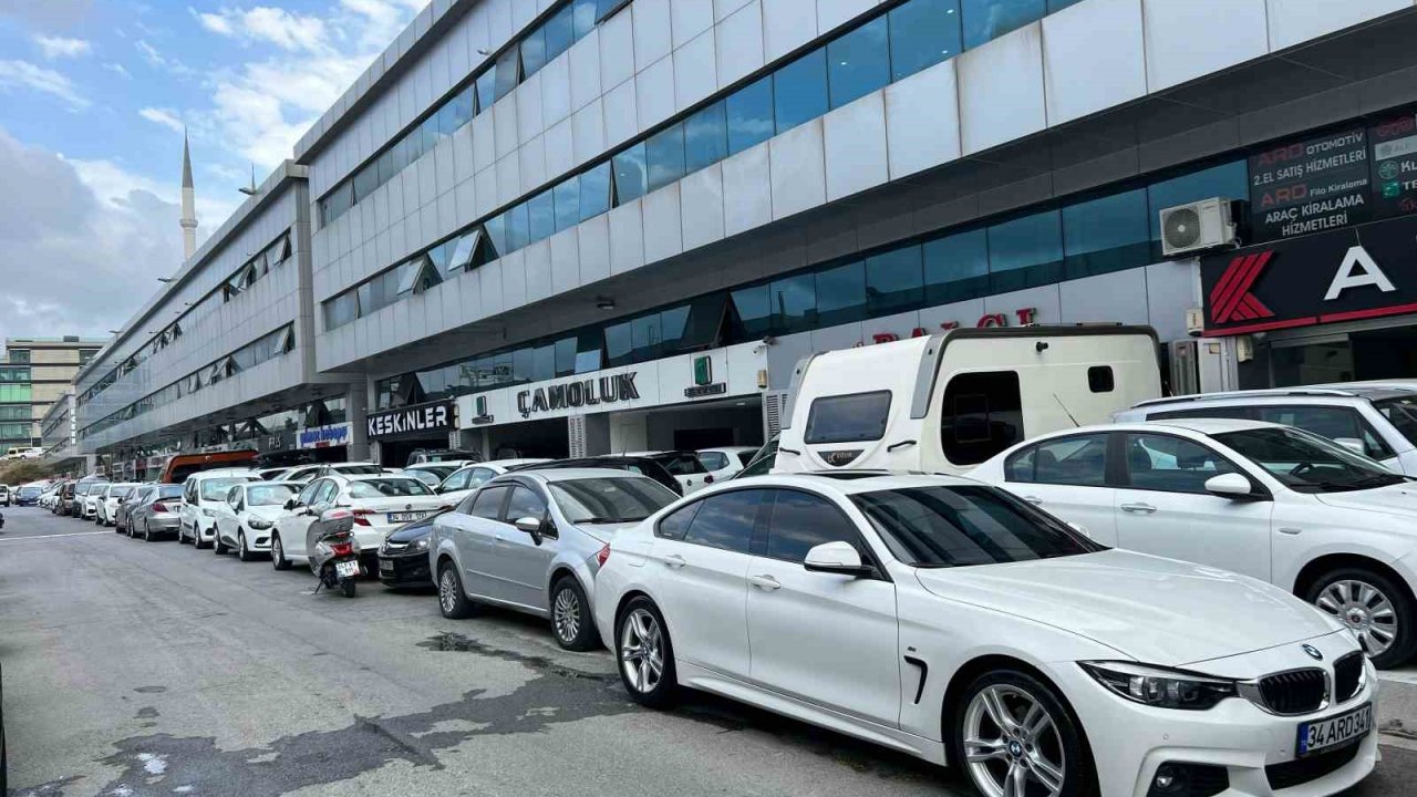 İkinci el otomobil fiyatları Merkez Bankası'nın faiz kararının ardından geriledi