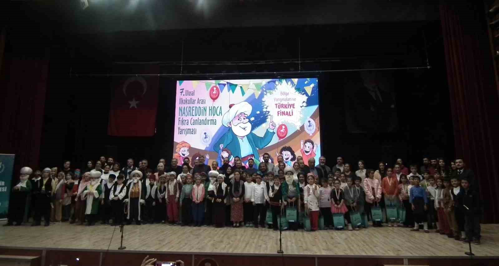 Akşehir'de Nasreddin Hoca'nın fıkralarını en iyi canlandıranlar ödüllerini aldı