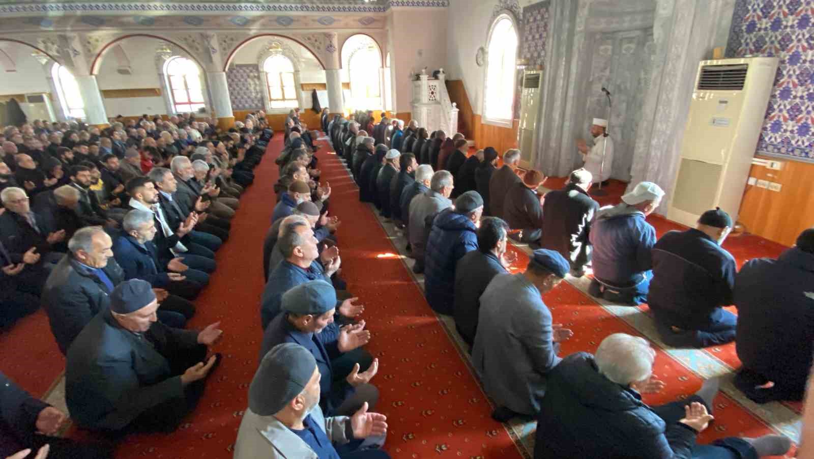 Konya'nın ilçesinde camilerde Filistin için dua edildi