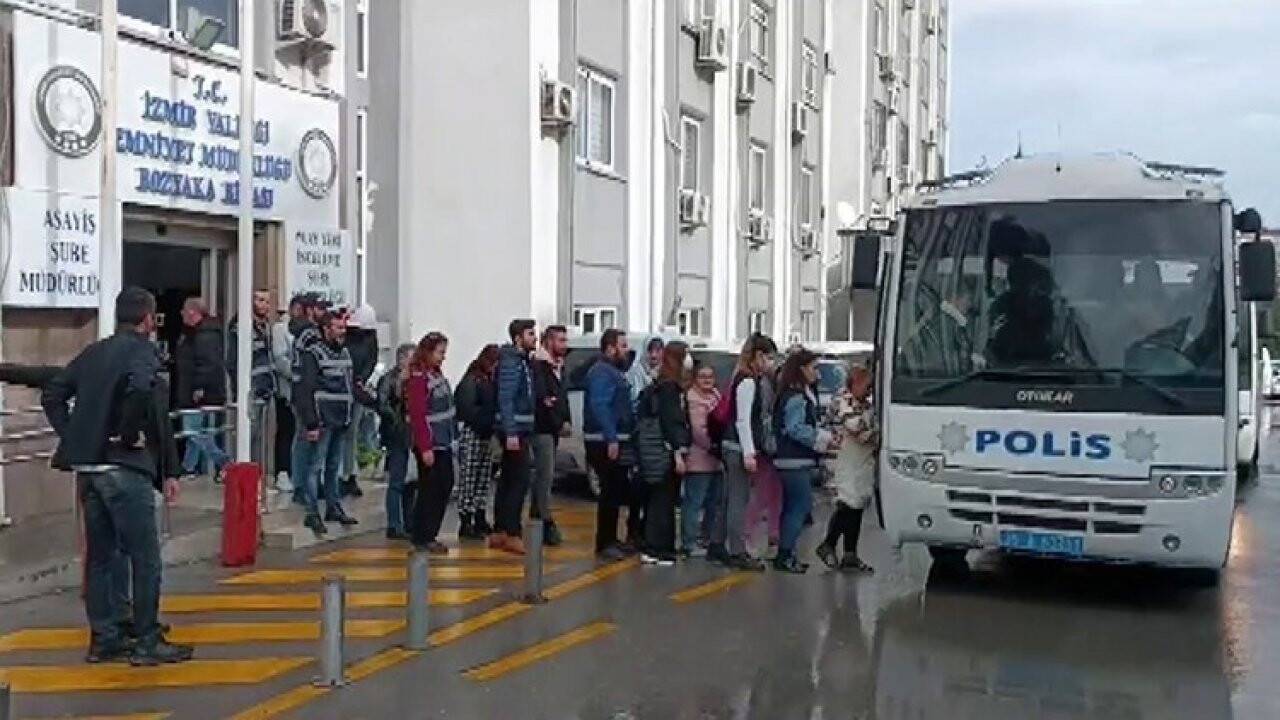 İzmir merkezli 5 ilde yapılan dolandırıcılık operasyonunda 32 tutuklama