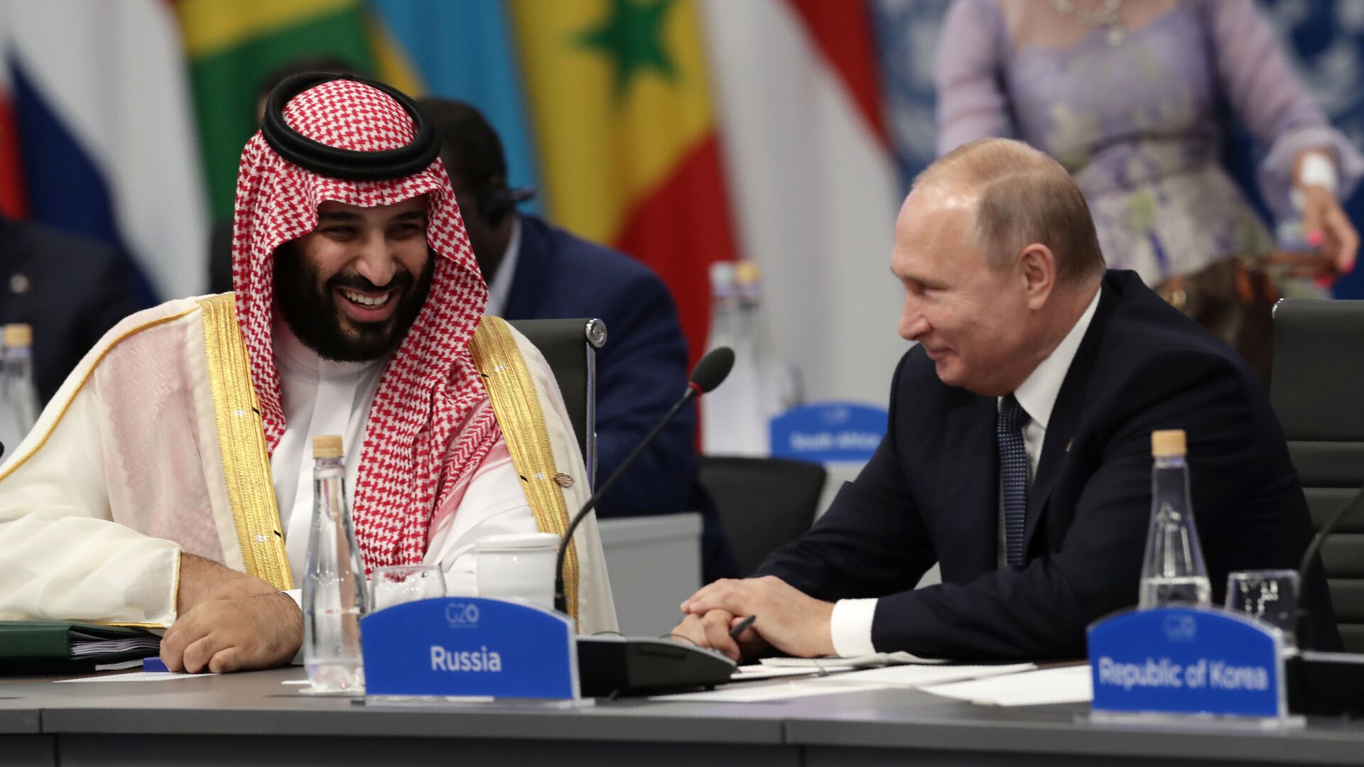 Putin, Suudi Prensi Selman ile Riyad'da görüştü