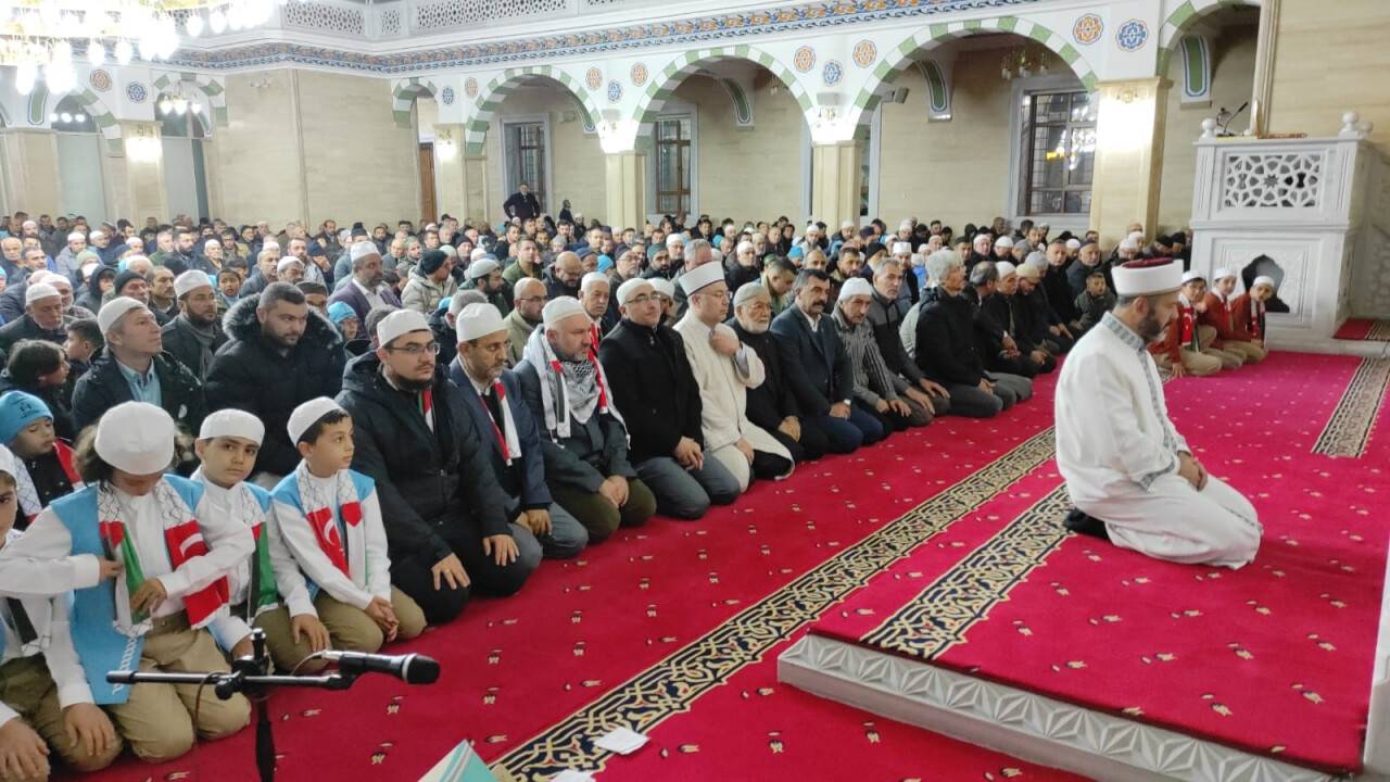 Konya'da Filistin için dua edildi