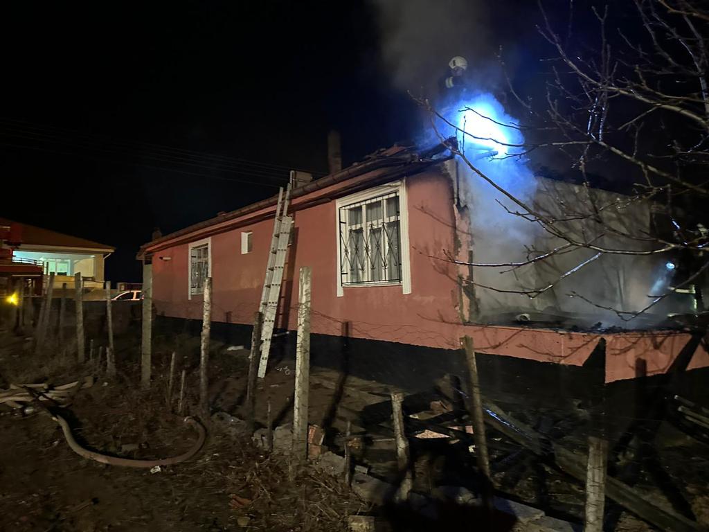 Konya'da bir evde çıkan yangın söndürüldü