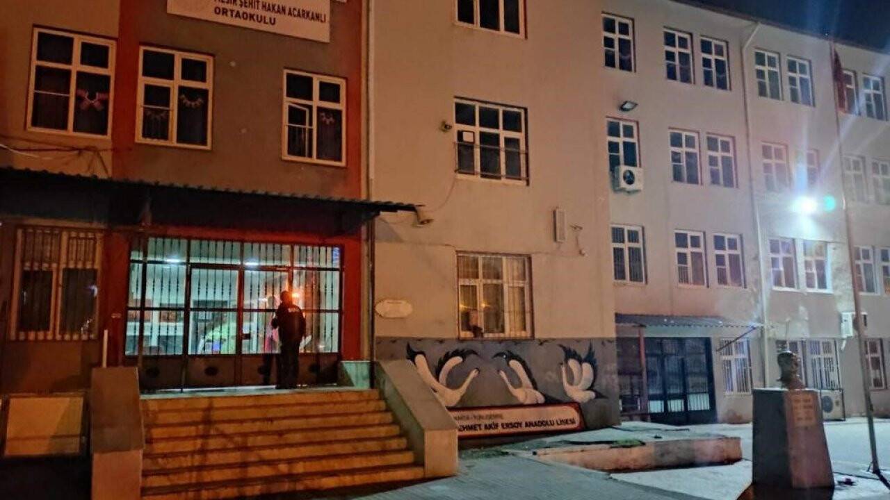 Manisa Emniyetinden okul devriyesi