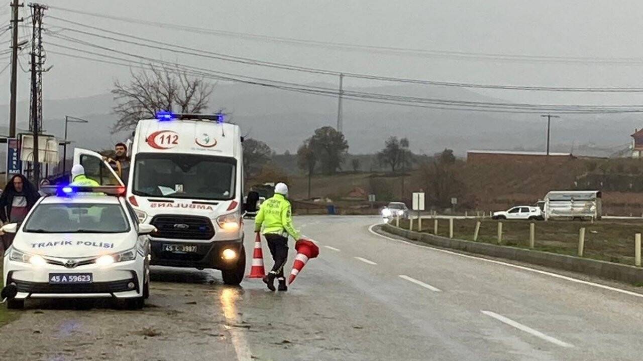Manisa Sarıgöl’de trafik kazası: 4 kişi yaralandı