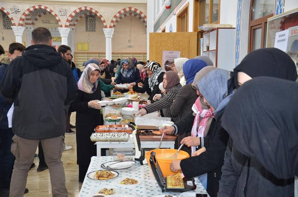 Konya’da ‘Filistin’e Destek Çarşısı’ açıldı