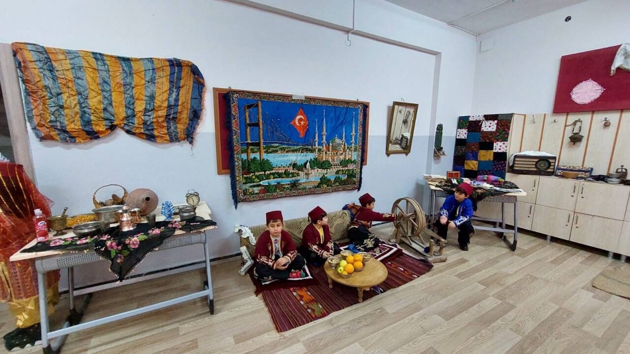 Armağan Koleji'nden Gazze'ye yardım pazarı