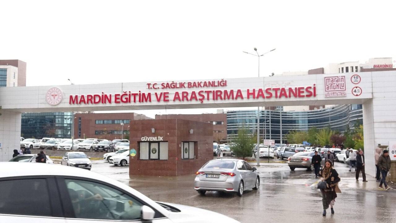 İnşaatta başına kereste düştü