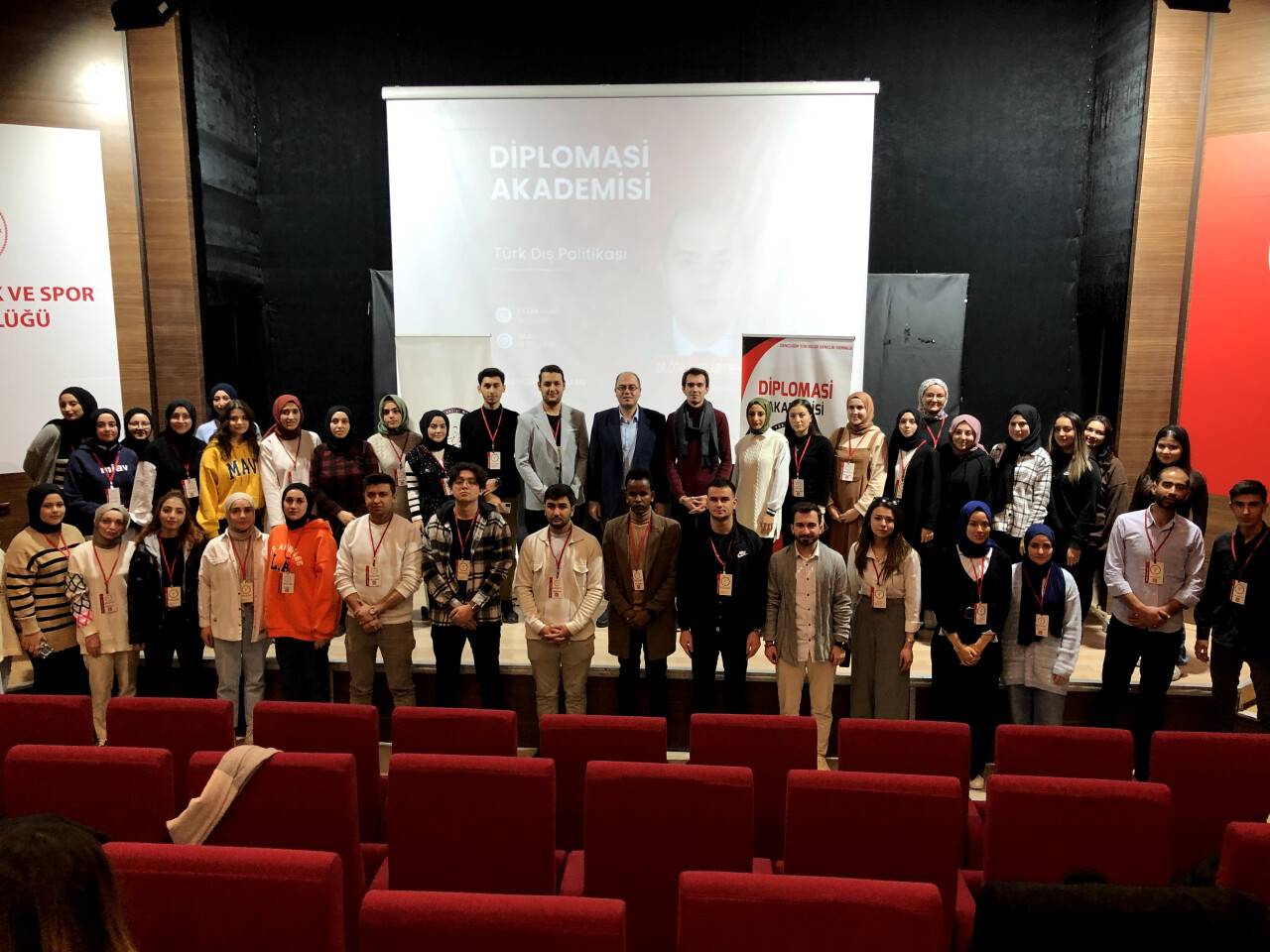 Diplomasi Akademisi genç araştırmacılara kapılarını açıyor