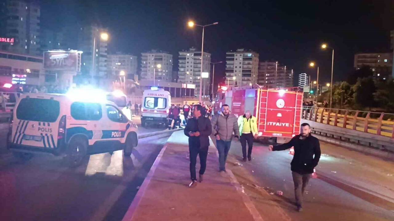 Zincirleme kaza: 2 ölü, 6 yaralı