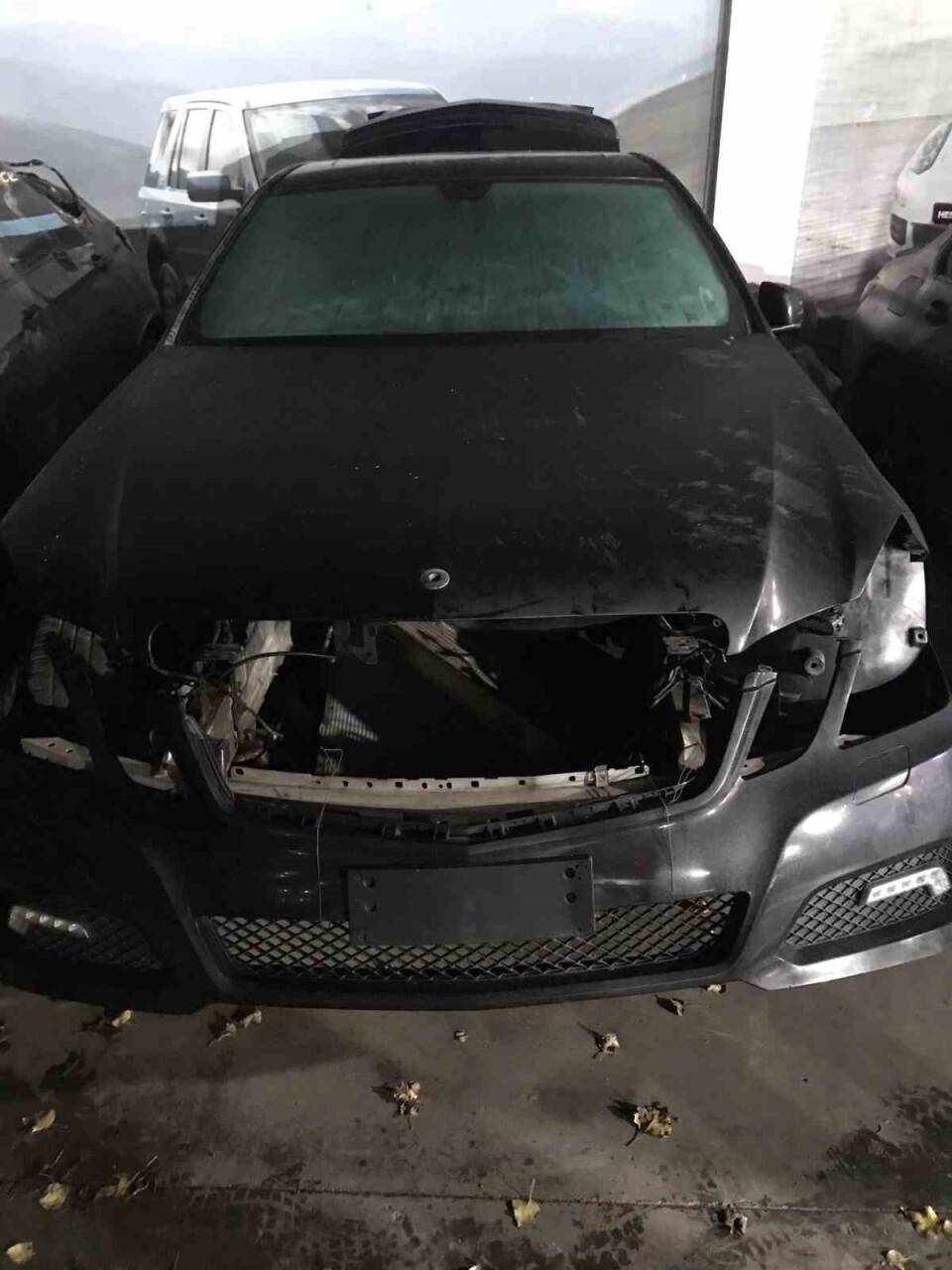 Çekici ile lüks otomobil hırsızlığı kamerada