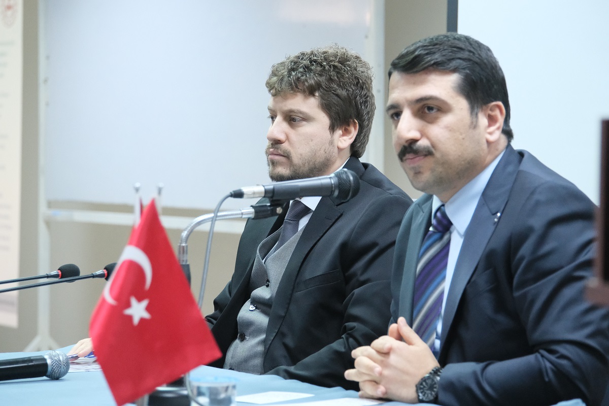 Konya'da "Bir bilene sor" konferansı gerçekleştirildi
