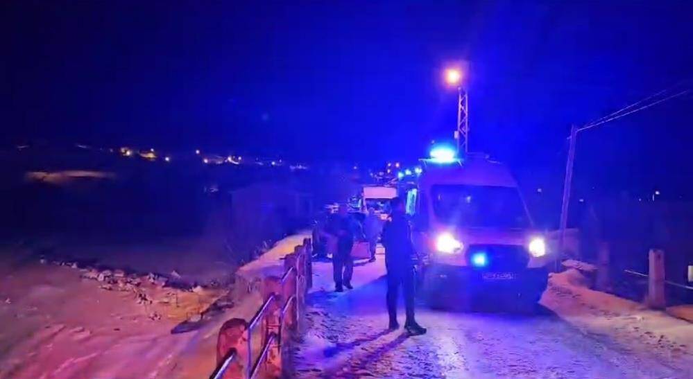 Minibüs şarampole devrildi: 15 yaralı