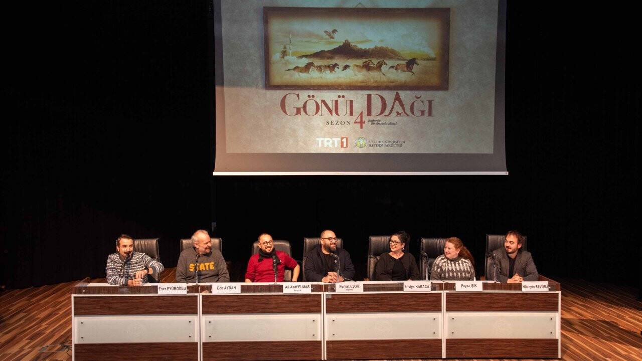 'Gönül Dağı' oyuncuları Konya'da söyleşiye katıldı