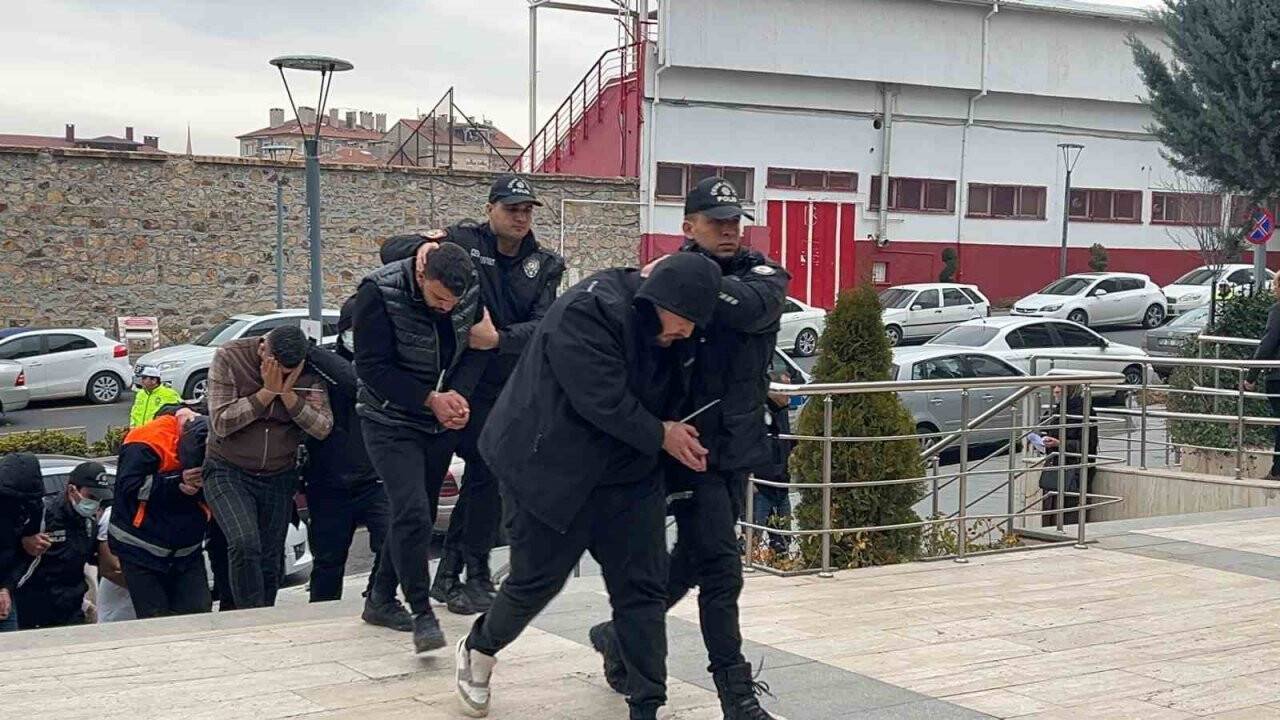 "Kiralık Bungalov" sitesi kurup vatandaşları dolandırdılar!