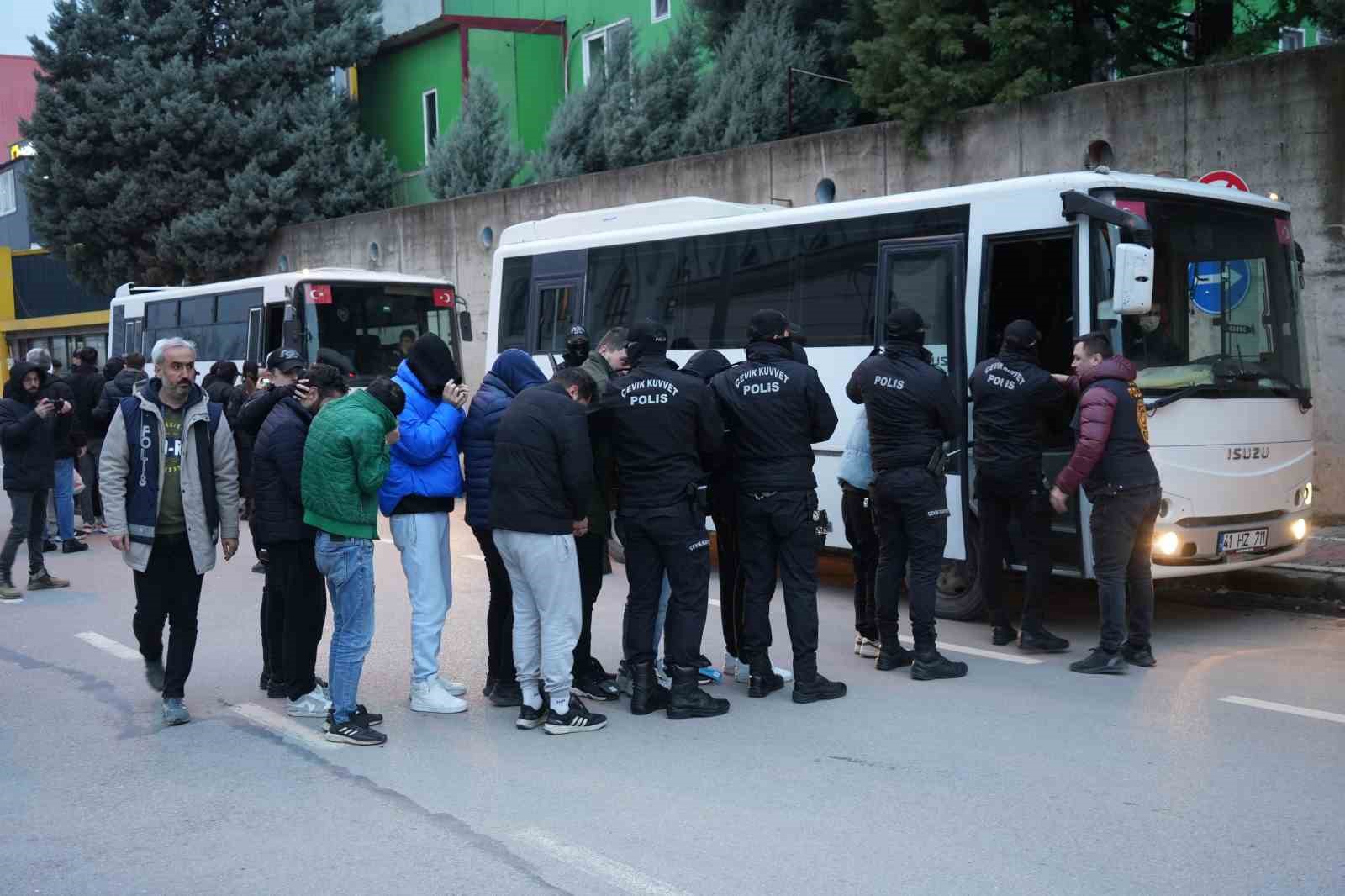 Kocaeli'de 7 milyonluk dolandırıcılık operasyonu: 33 kişi tutuklandı