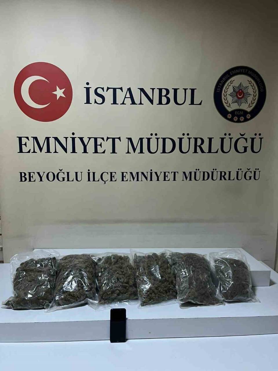 Polisten kaçan zehir taciri kovalamaca sonunda yakalandı