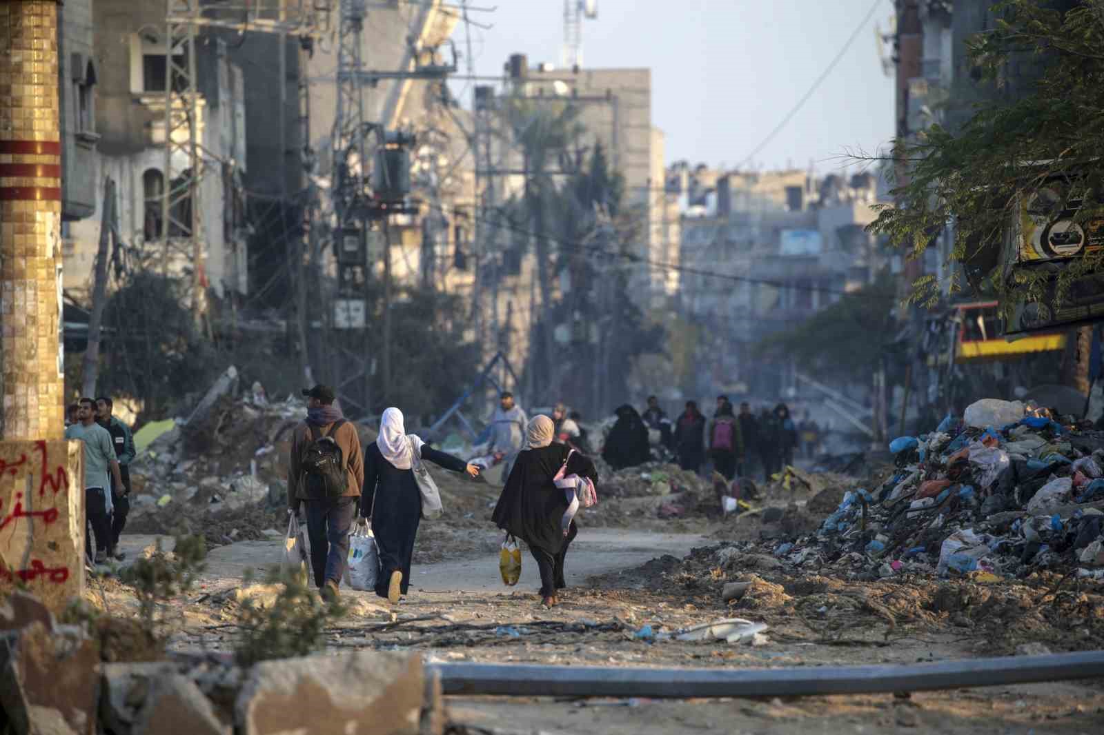 İsrail Gazze'de sivil katliamı sürdürüyor