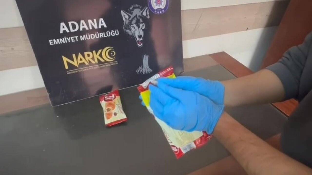 Kruvasan paketinden uyuşturucu çıktı (VİDEO HABER)