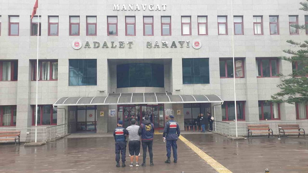 21 yıl kesinleşmiş hapis cezası olan firari bakın nereden çıktı