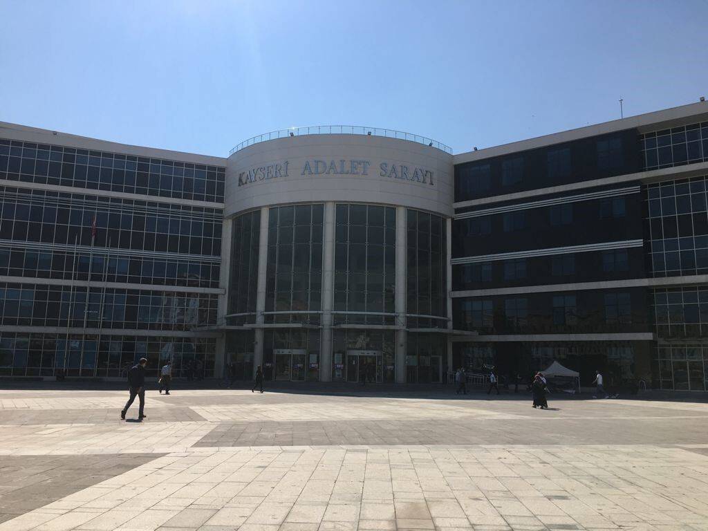 Kayseri’de zimmetine para geçiren katip tutuklandı