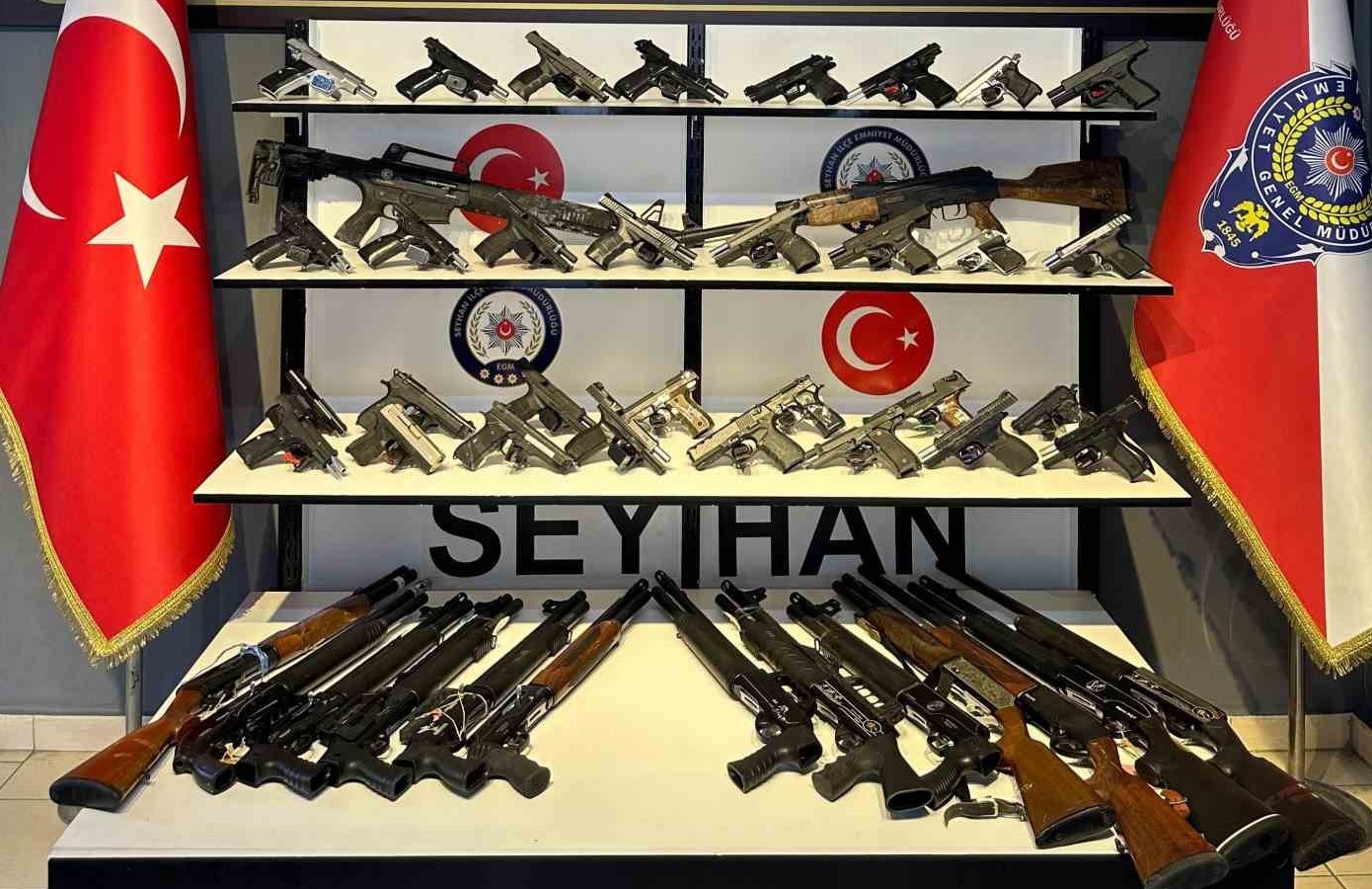 Adana'da 50 ruhsatsız silah ele geçirildi 9 kişi tutuklandı