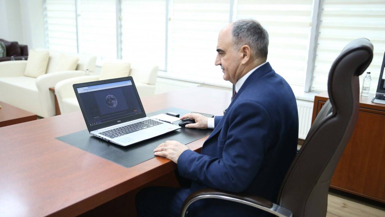 Konya Valisi Vahdettin Özkan, AA'nın "Yılın Kareleri" oylamasına katıldı