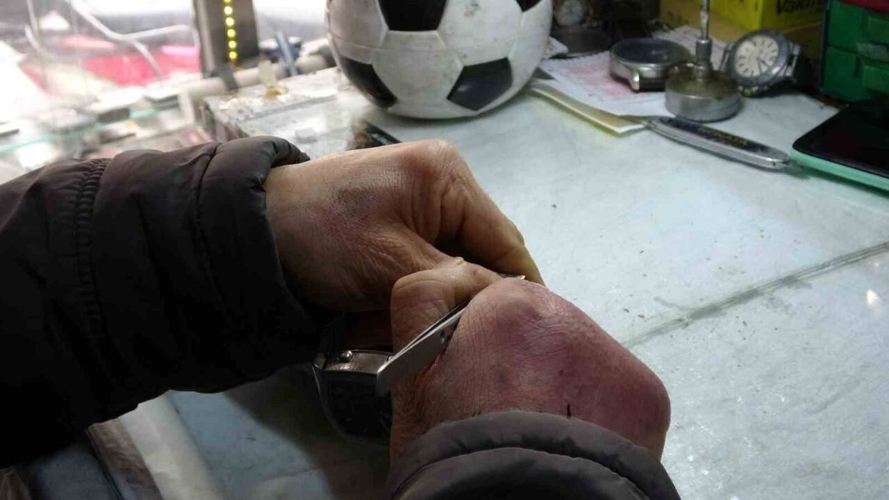 Türkiye'nin her yerinden talep görüyor zamanı  parmağının ucunda oynatıyor