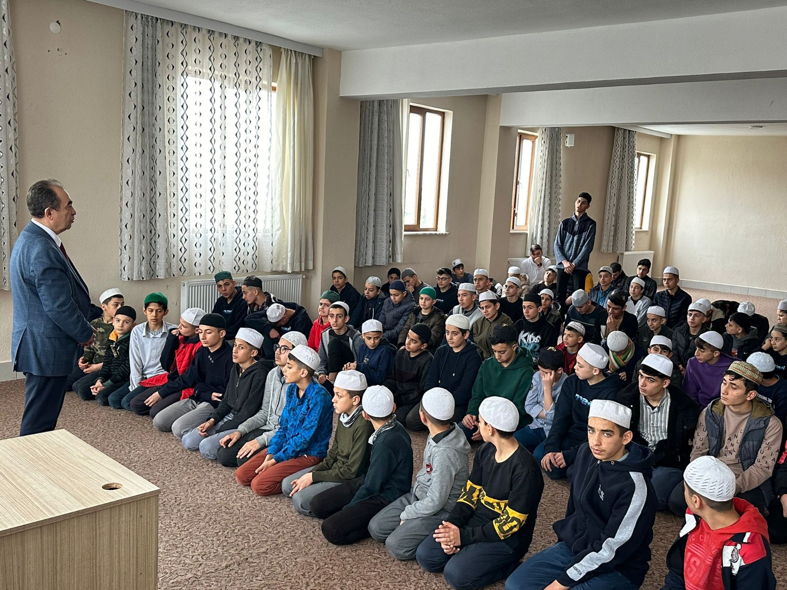 Kur'an kursu öğrencilerine ziyaret