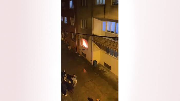 Eşiyle tartıştı, evi ateşe verdi