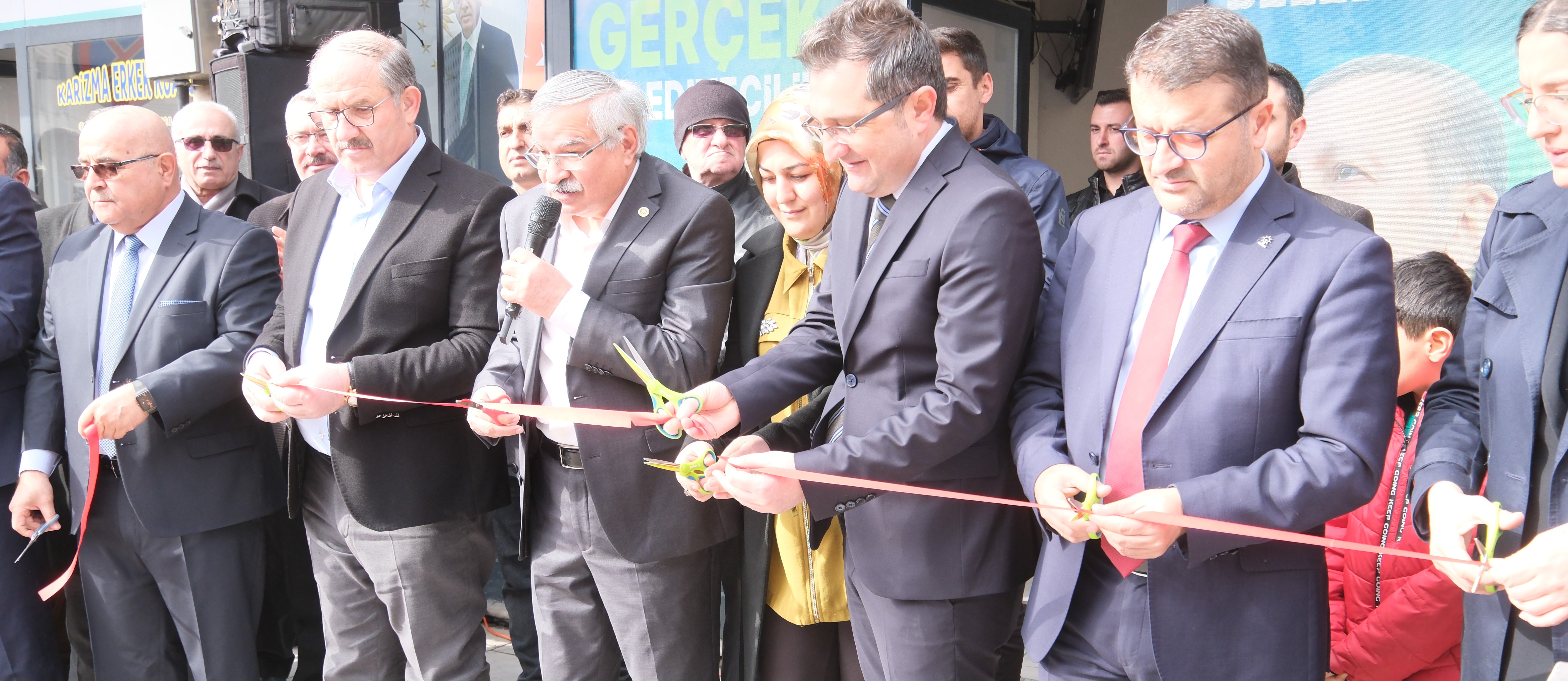 Karapınar'da AK Parti seçim koordinasyon merkezi açıldı