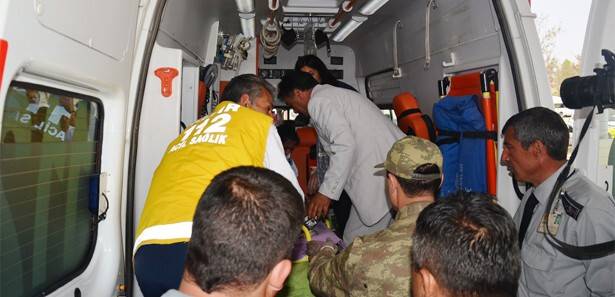 Minibüs şarampole devrildi: 12 asker yaralı