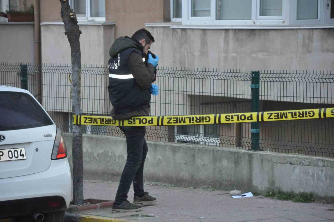 Karısını ve kayınpederini yaraladı, kendi başından vurulmuş halde bulundu