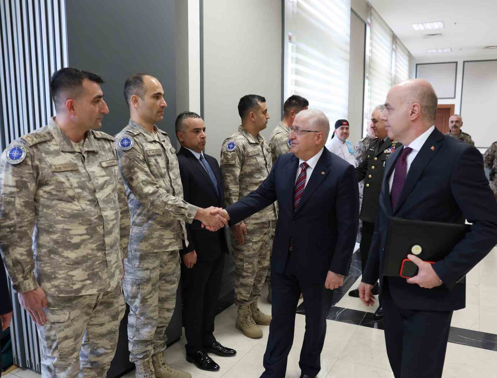 Bakan Güler, Irak’ta, Bağdat Büyükelçiliğini ziyaret etti