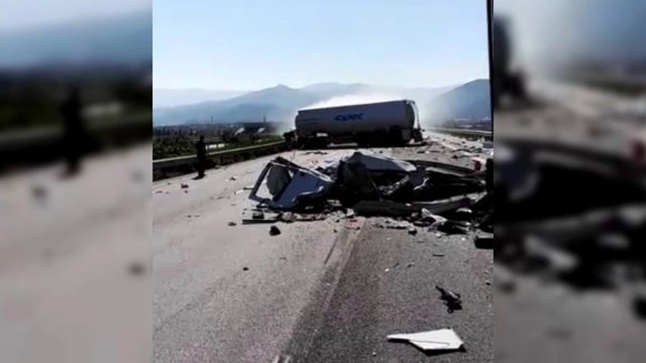 İzmir’de katliam gibi kaza: 2 ölü, 12 yaralı