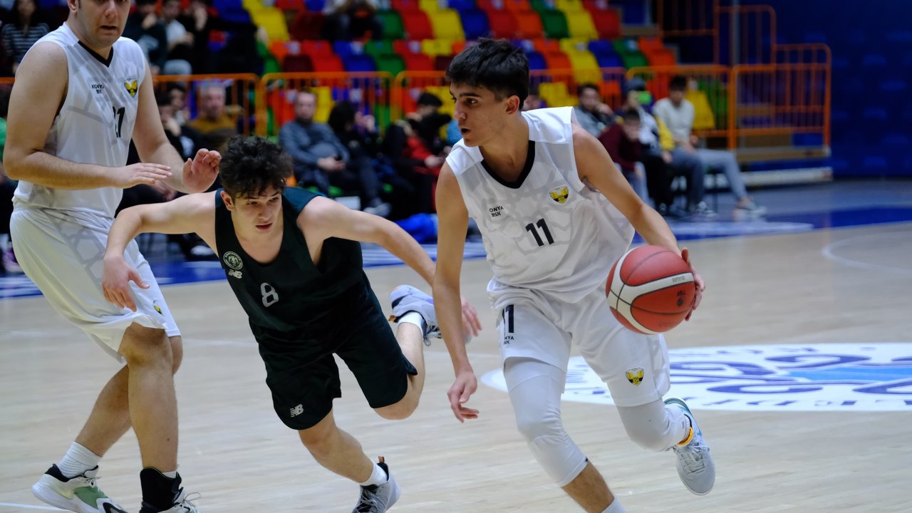 Basketbolda Konya Büyükşehir Belediyespor farkı