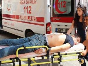TARTIŞTIĞI ARKADAŞINI BIÇAKLADI