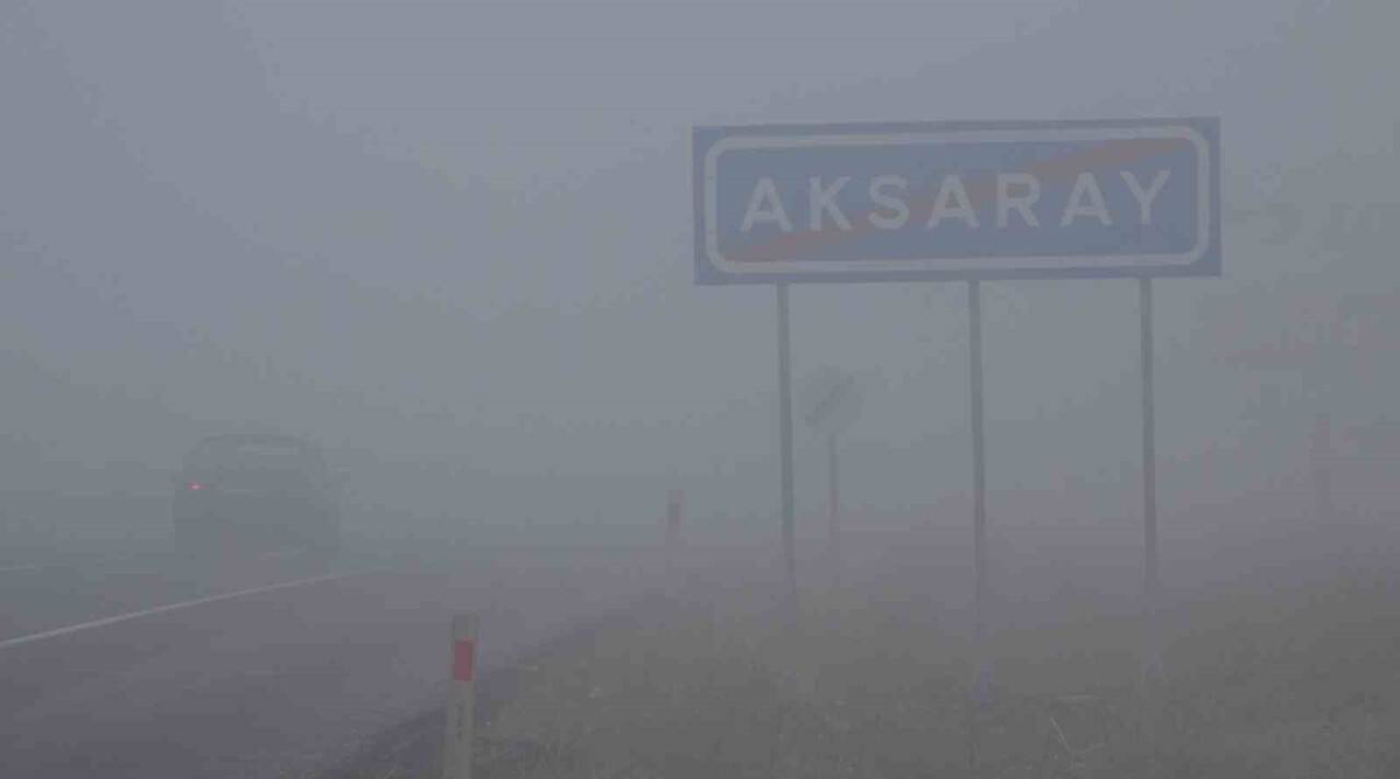 AKonya-Aksaray yolunda sis: 10 metreye kadar düştü