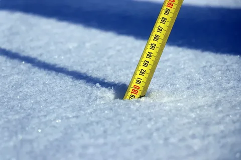 Kar kalınlığının 154 santimetre ölçüldüğü yerde turizmciler mutlu