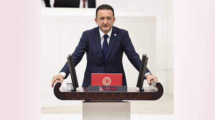 Bektaş'tan, kadro çağrısı