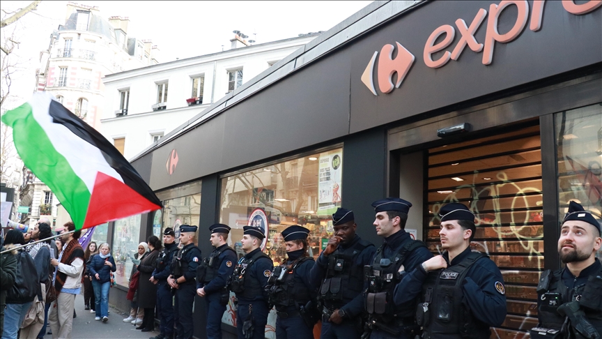 İsrail'e destek veren Carrefour, Fransa'da protesto edildi