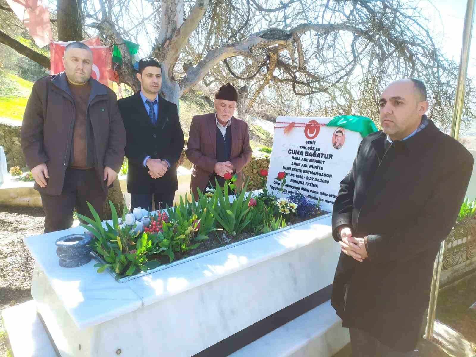 İdlib şehidi Sözleşmeli Er Cuma Bağatur mezarı başında anıldı