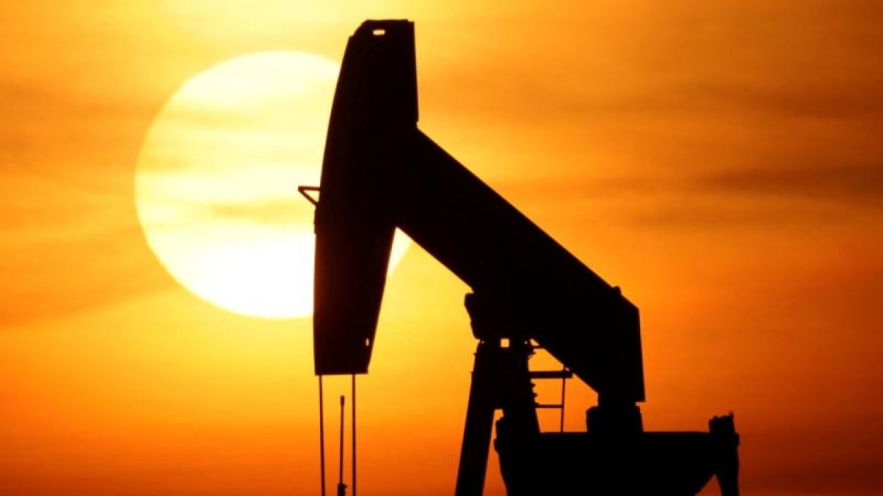Brent petrolün varil fiyatı 82,11 dolar