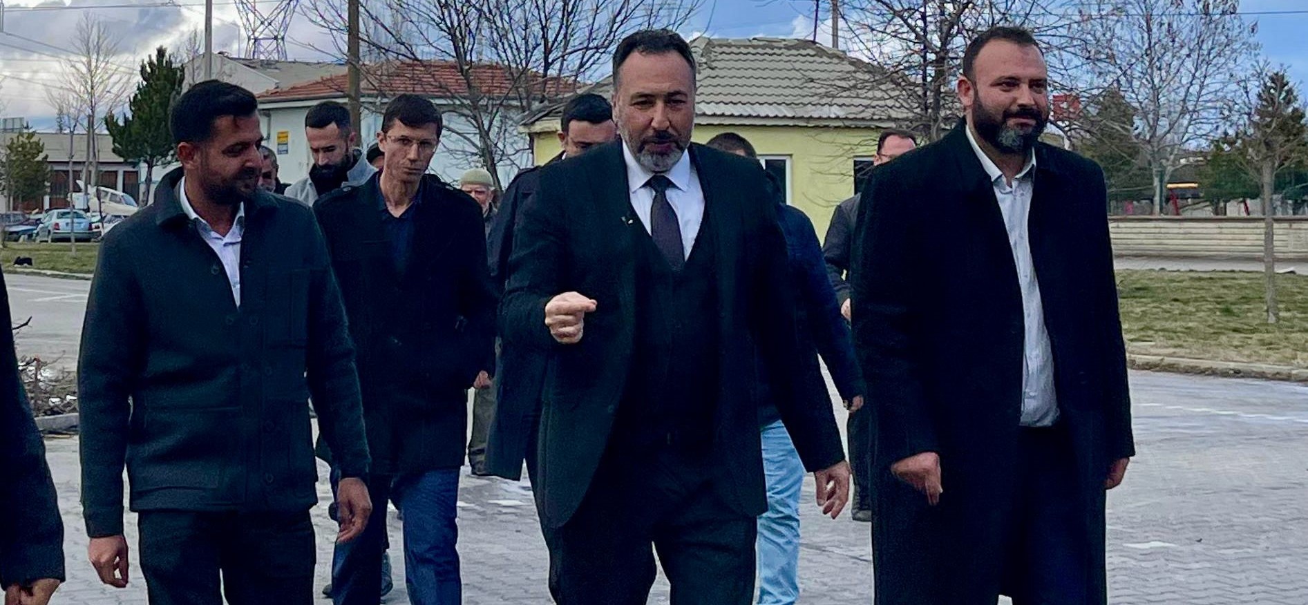 AK Parti Konya Milletvekili Özer'den oto sanayi esnafına ziyaret