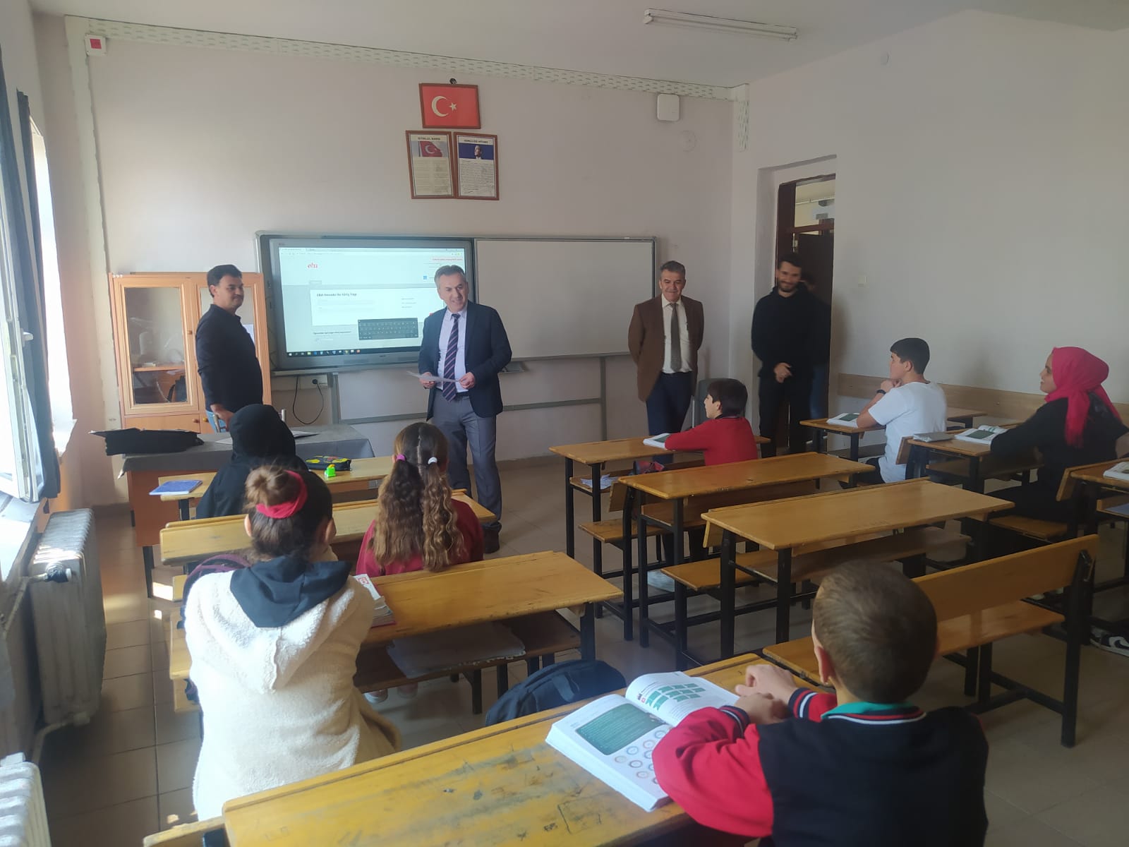 İl Milli Eğitim Müdürü Yiğit'in okul ziyaretleri sürüyor